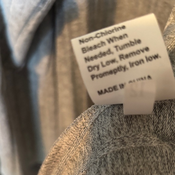 NWOT Super Soft Gray Open-Front Women's Sweater Duster with Pockets - Picture 4 of 5